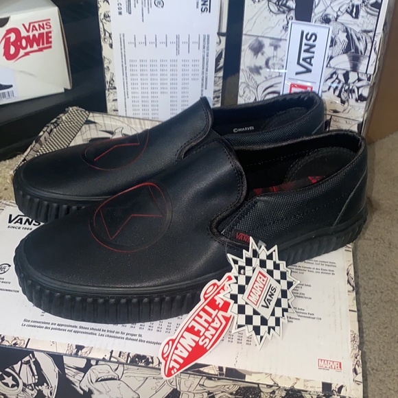 Marvel Black Widow Vans Classic shoes - Picture 2 of 3